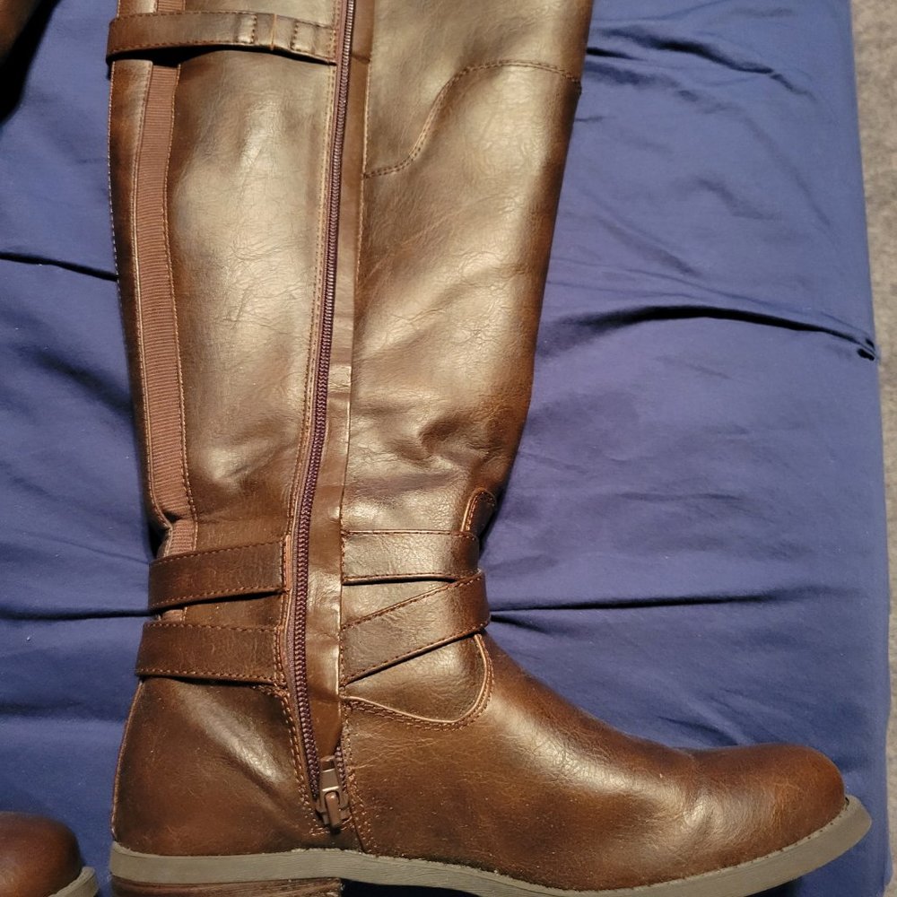 Guess Riding Boots - Picture 2 of 3